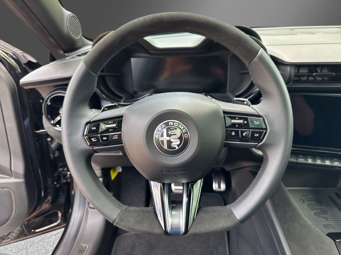 Fahrzeugabbildung Alfa Romeo Junior Ibrida SPECIALE -Summer-Sale-SABELT-Panor