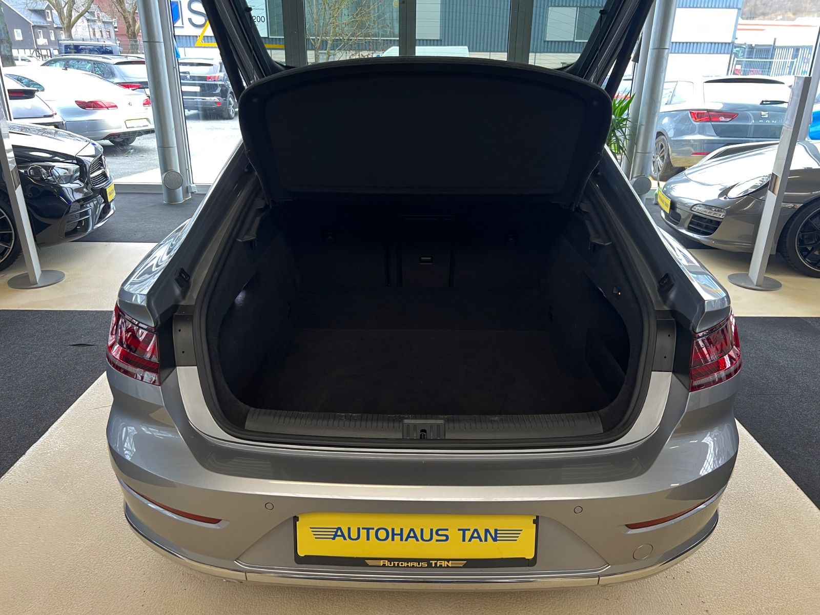 Fahrzeugabbildung Volkswagen Arteon R-Line 4Motion 239PS *PANORAMADACH*ACC*