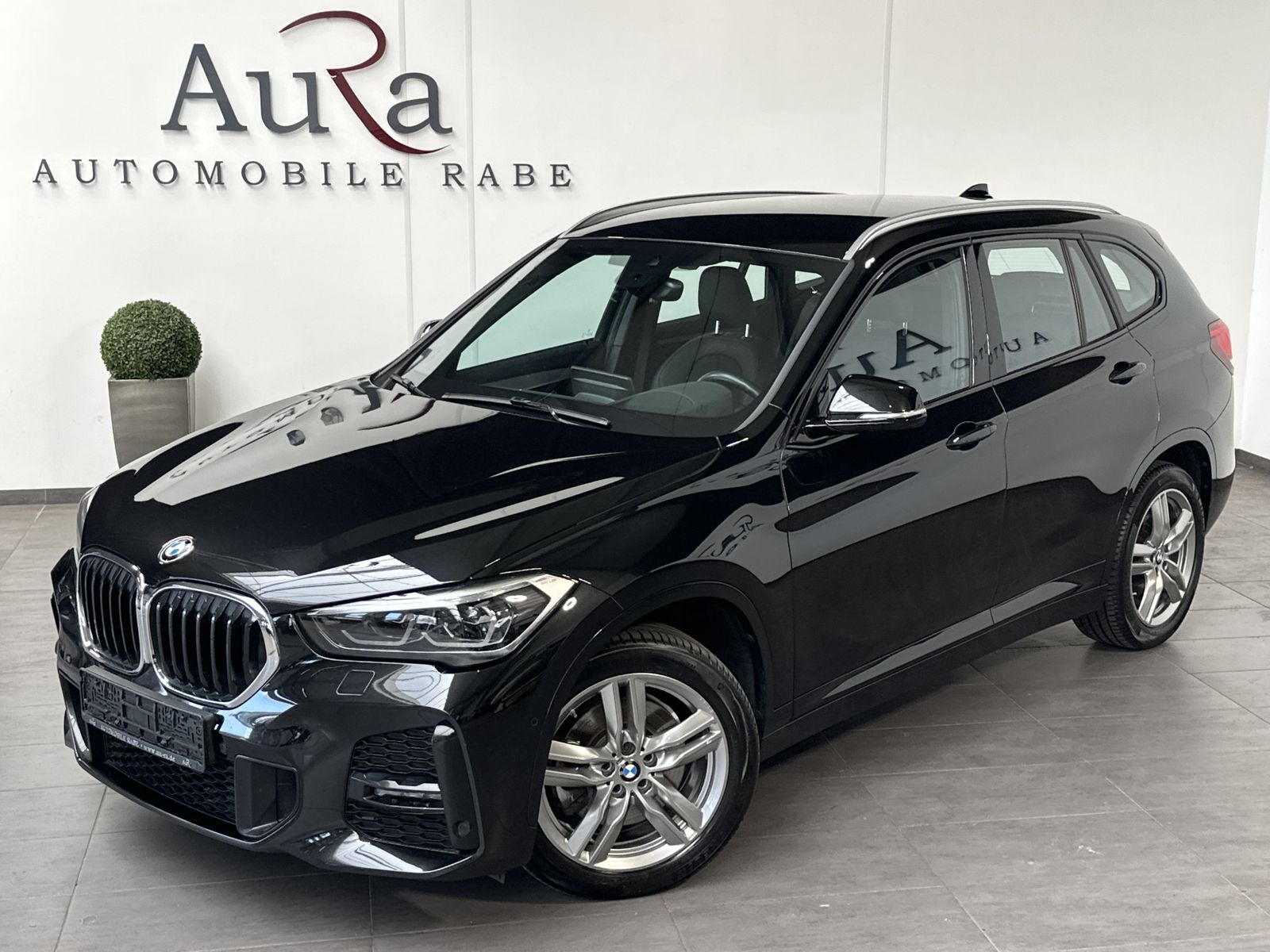 Fahrzeugabbildung BMW X1 xDrive25d M-Sport NAV+LED+AHK+ACC+KAMERA+HIFI