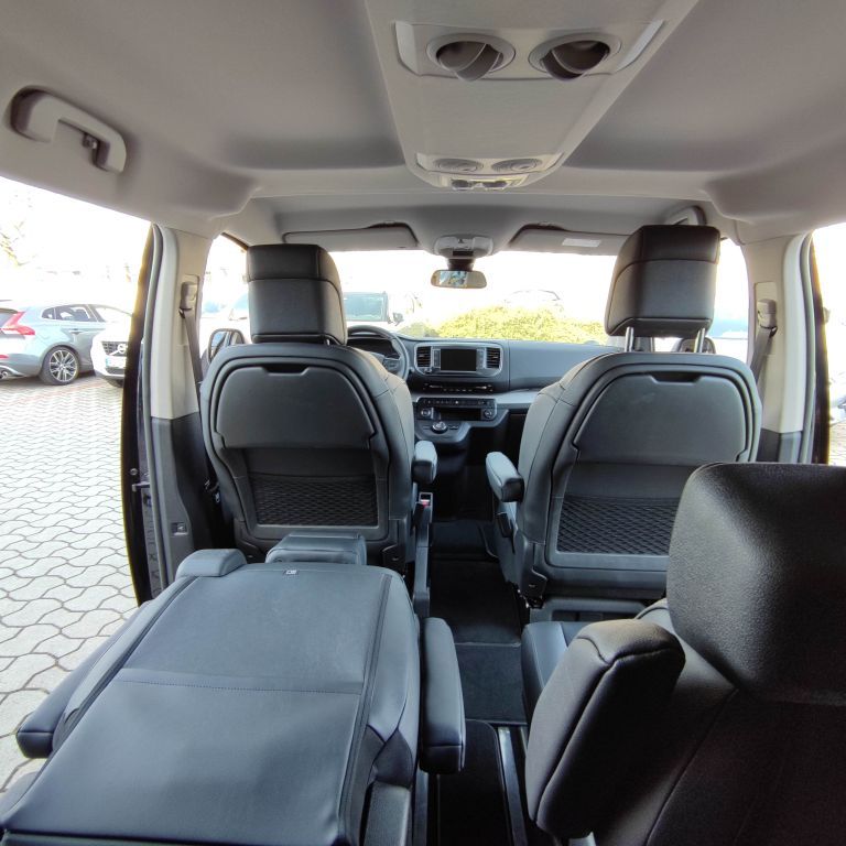 Fahrzeugabbildung Opel Zafira Life Tourer L 2.0D Aut.+Leder+Standh+Kame