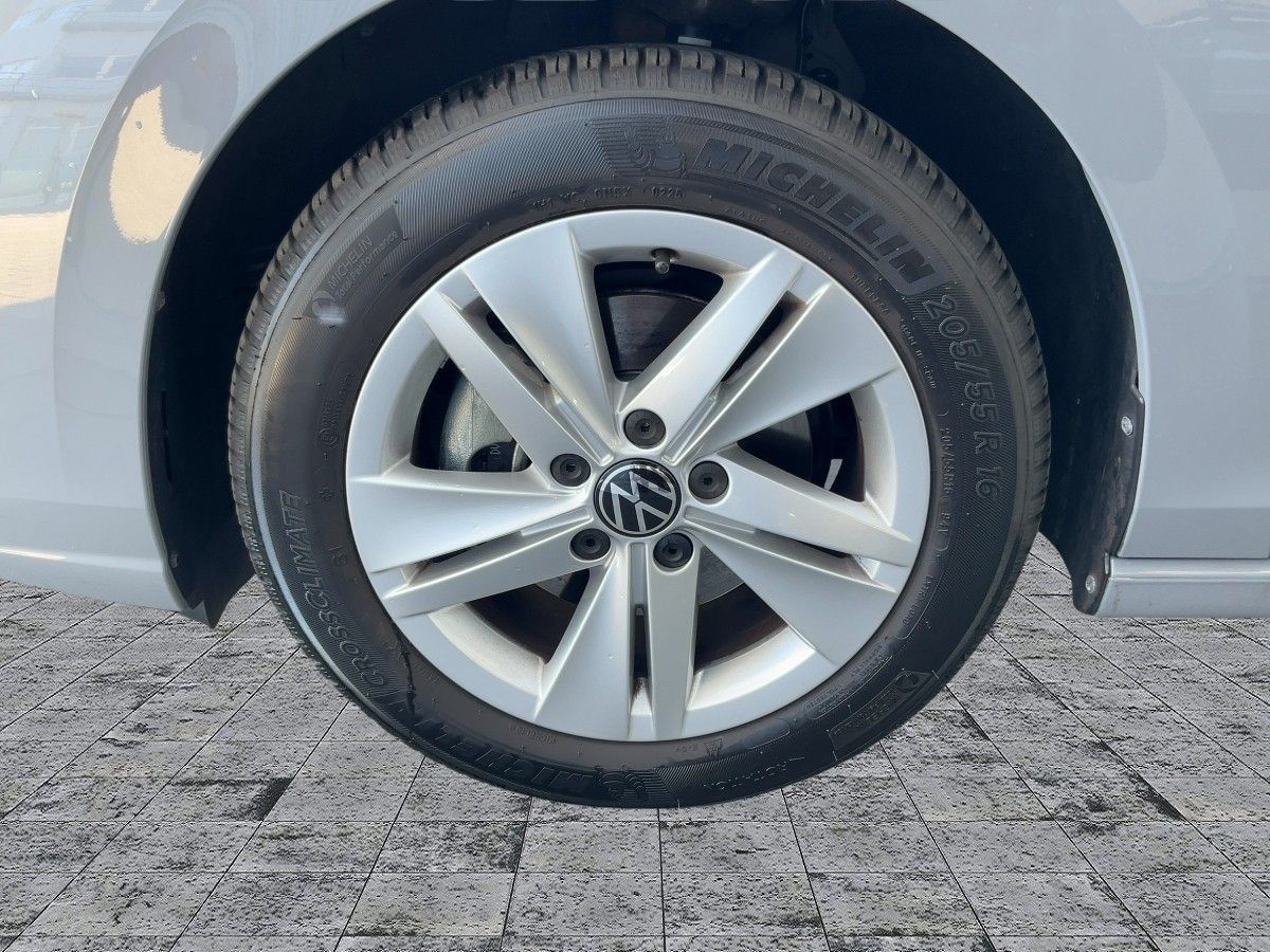 Volkswagen Golf - Bild 8