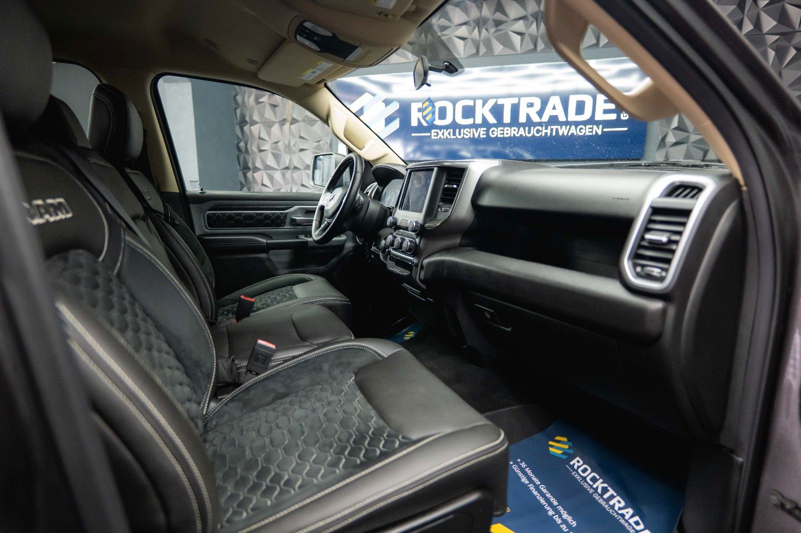 Fahrzeugabbildung Dodge RAM 5.7 V8 HEMI 4x4 OFFROAD LONGBED Limited LED