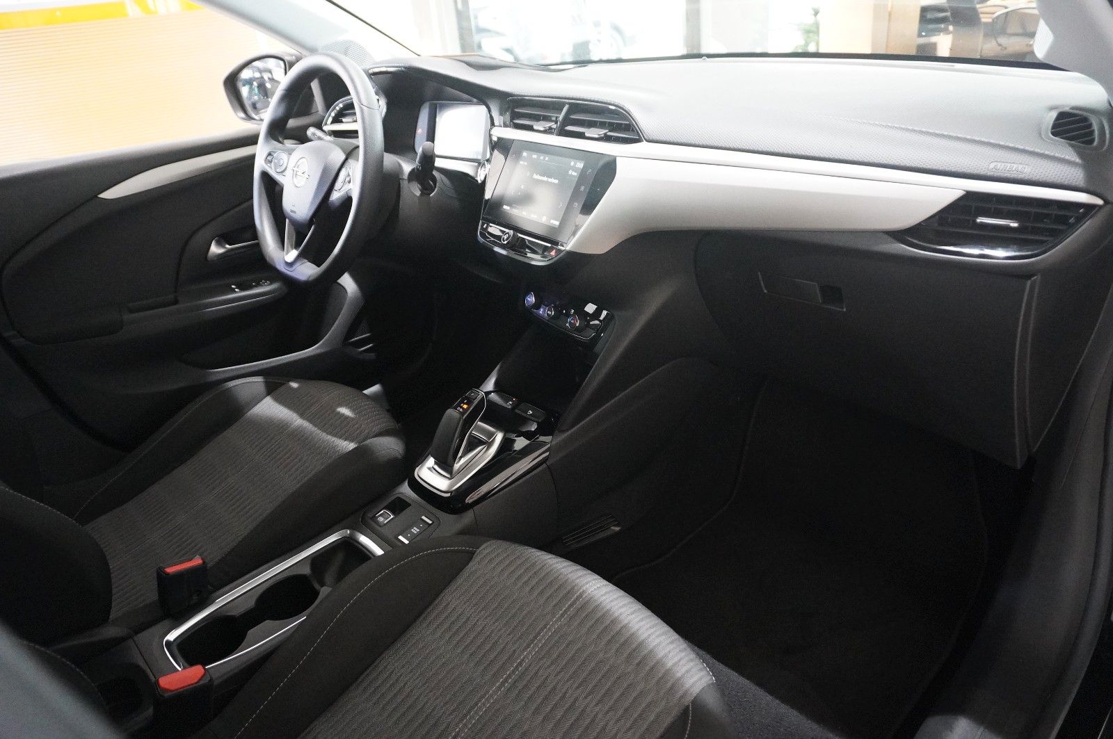 Fahrzeugabbildung Opel Corsa-e ELEKTRO 1-PHASIG NAVI/DAB/KAMEERA/VIRTU.