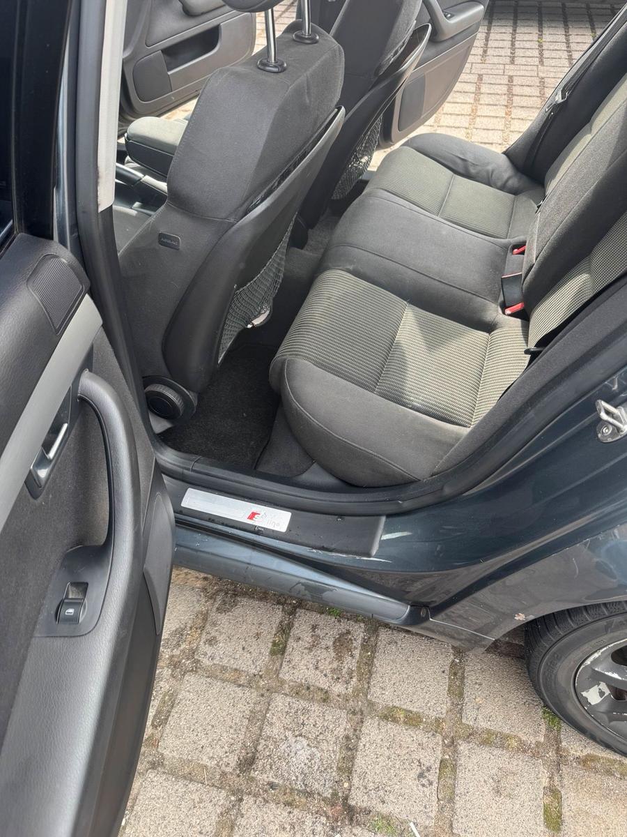 Audi A4 2006 — photo 13