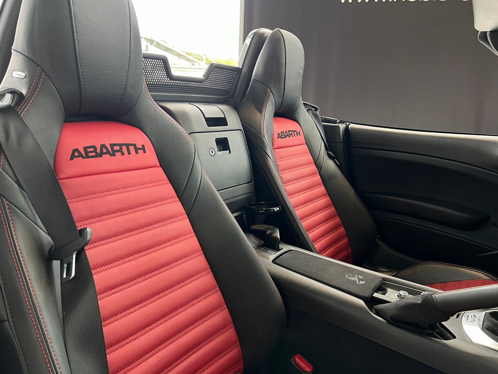 Fahrzeugabbildung Abarth 124 Spider Turbo Turismo LED LEDER