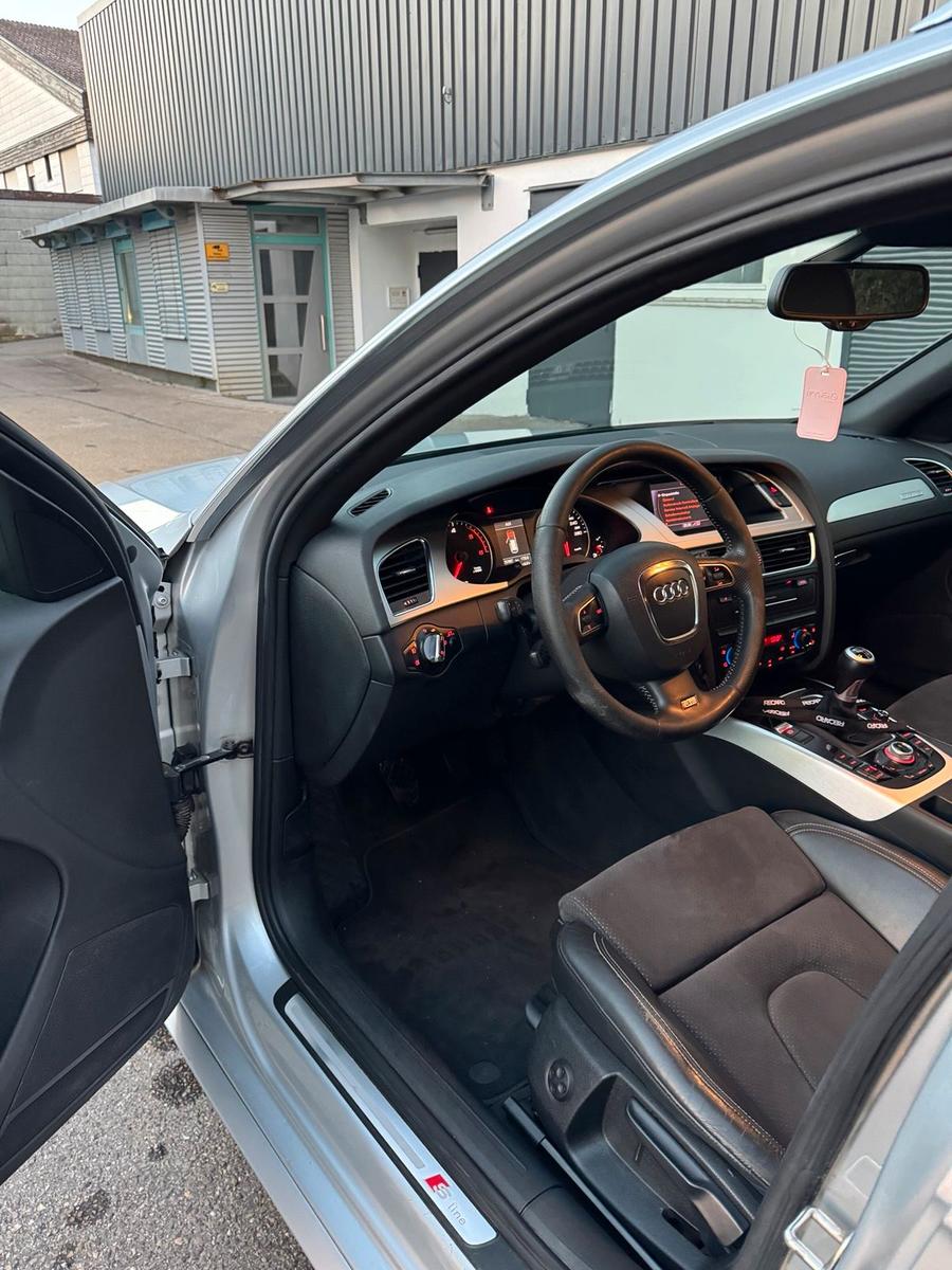 Audi A4 2010 — photo 11