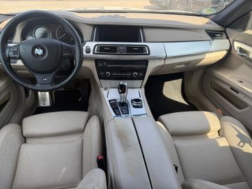 BMW 740 - 9