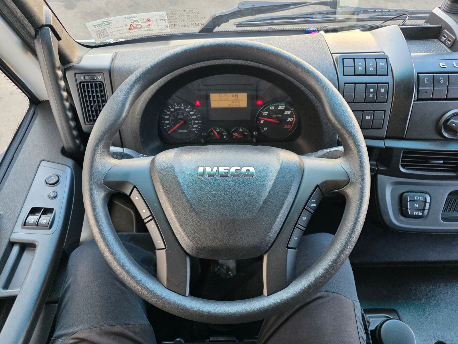 Fahrzeugabbildung Iveco Eurocargo ML80E21/P LBW 1.000kg L-Haus