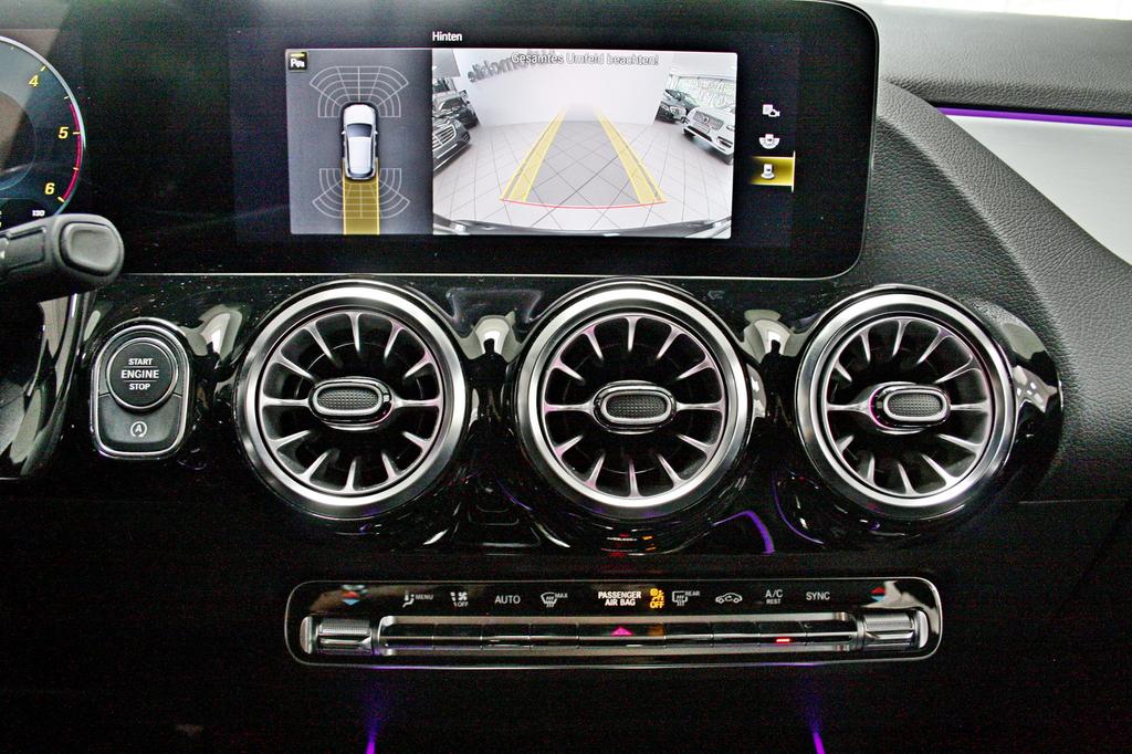 Mercedes-Benz GLA 220