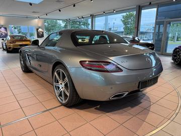 صورة 9 لـ 2011 Mercedes-BENZ SLS AMG
