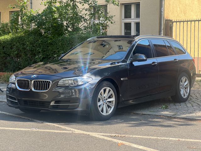 BMW 520d Touring Luxury Line Pano*El.Sitz*PDC*Navi