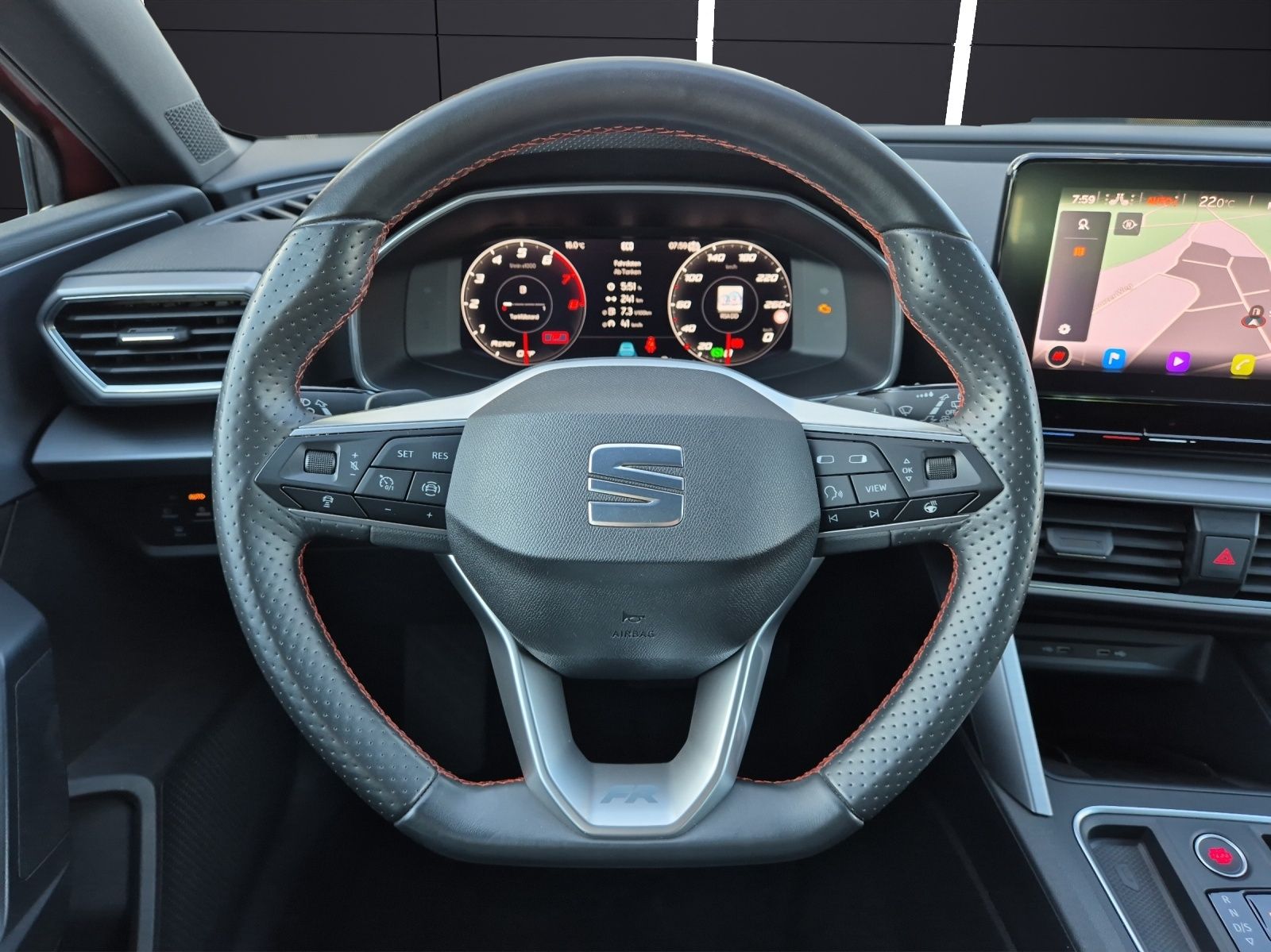Fahrzeugabbildung SEAT Leon eTSI FR-Line DSG LED Navi ACC RFK SH 18"