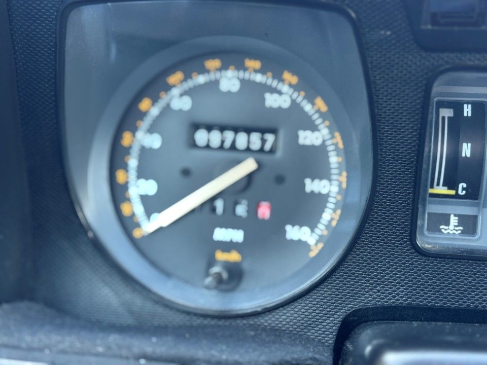 Fahrzeugabbildung Jaguar XJS 12 Zylinder Cabrio H. Zul. HU Neu