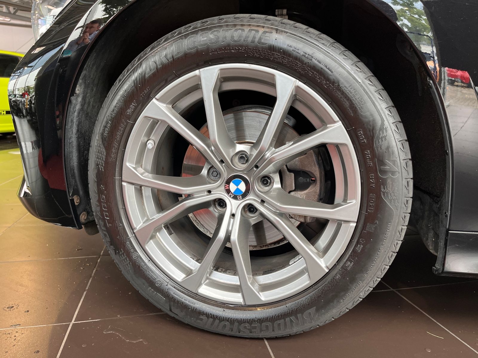 Fahrzeugabbildung BMW 320 i Sport Line Touring ACC LED NAVI ALU