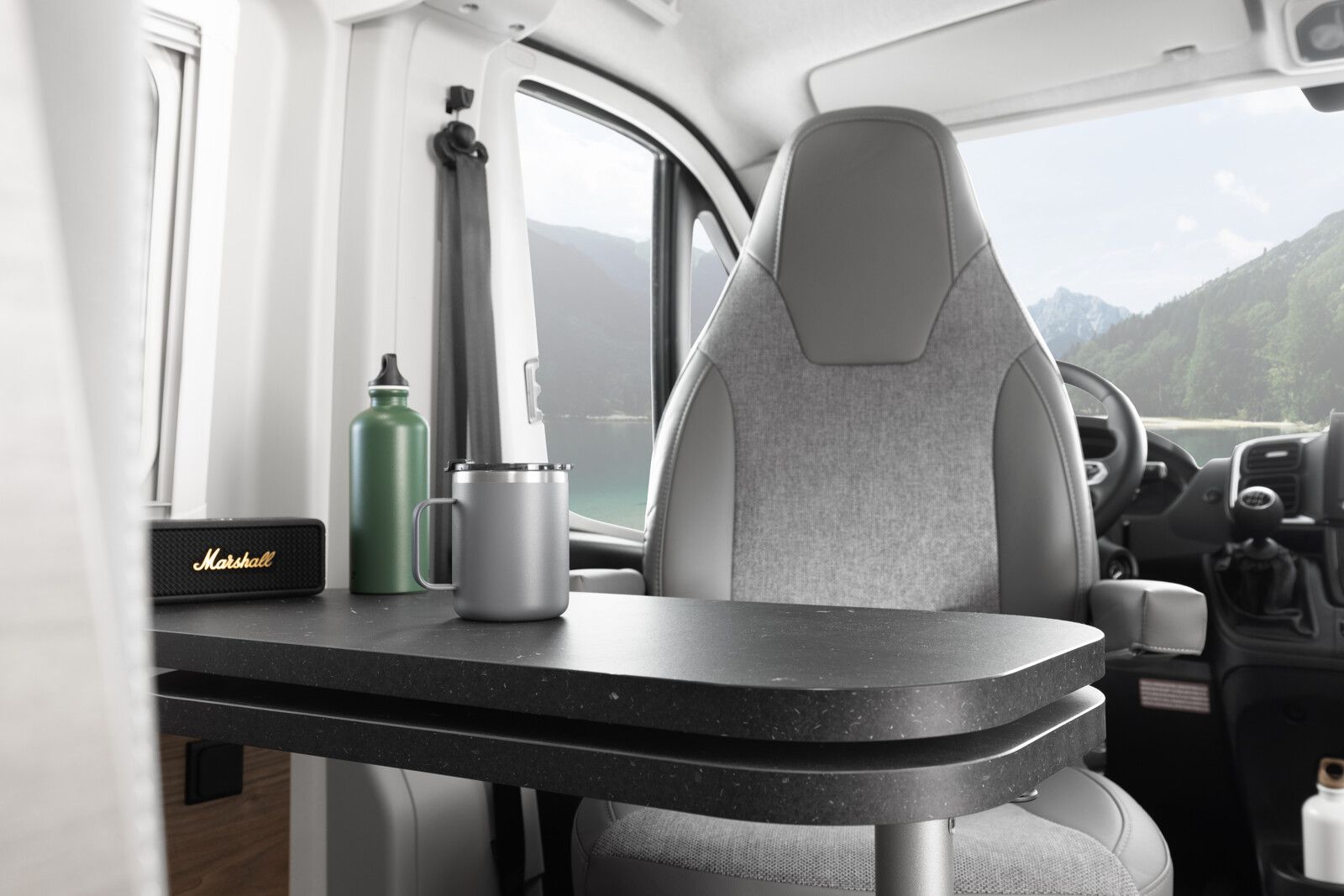 Fahrzeugabbildung CORIGON CV 60 S Solar Markise Travel+ Pack by Hymer