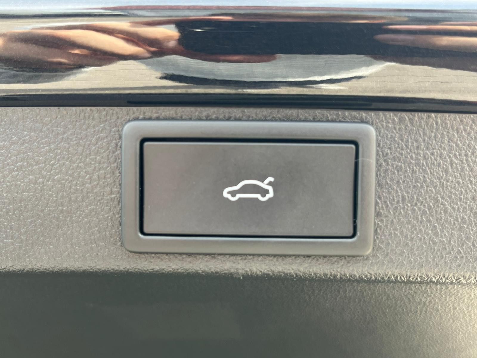 Fahrzeugabbildung SKODA Octavia 1.5 DSG Sportline PANO*MATRIX*AHK*5J.GAR