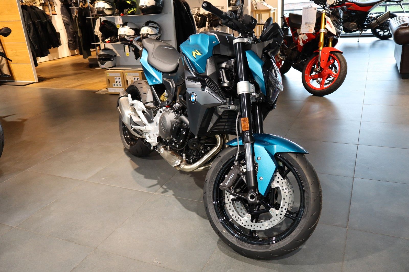 Fahrzeugabbildung BMW F900R A2