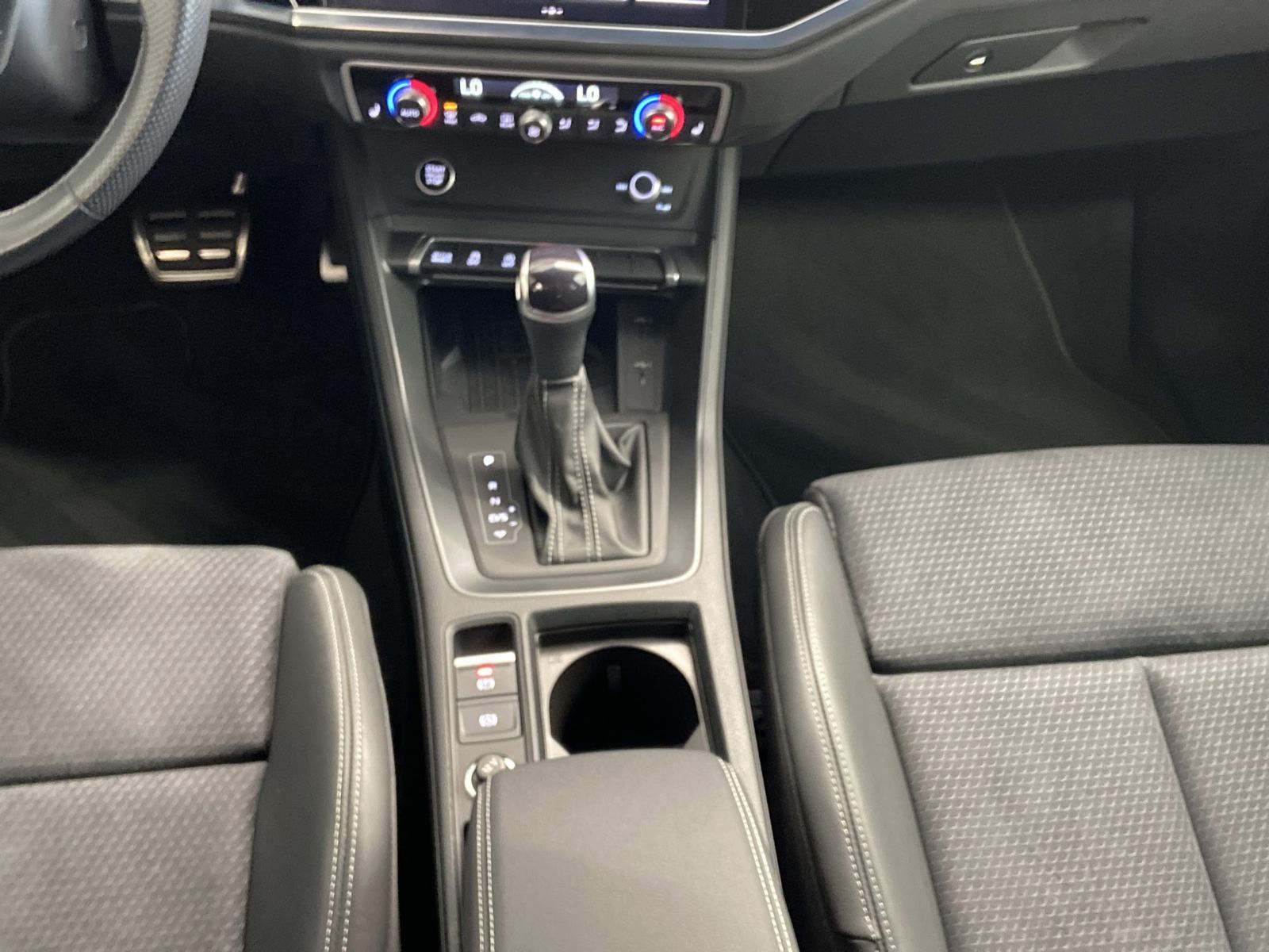 Audi Q3 Sportback 40 TDI quattro S line *LED*AHK* foto 13