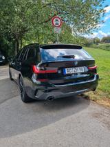 BMW 330D Touring M Sport Laser  AHK Leder Garantie - BMW 330 in Aachen