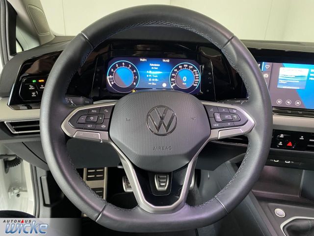 Golf VIII 1.0 TSI Move NAVI KLIMA PDC LED PANO