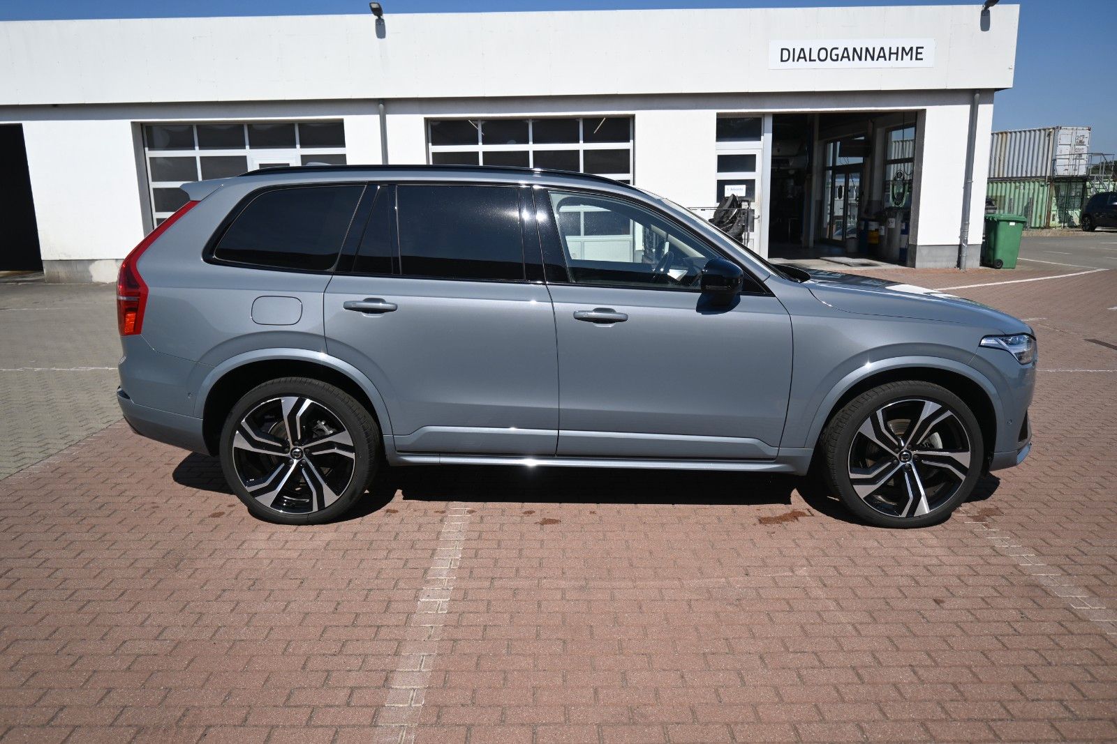Fahrzeugabbildung Volvo XC90 B5 D AWD Ultimate Dark*STDHZG*360°*LUFT*AHK