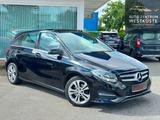 Mercedes-Benz B 180 Urban Panorama AHK Navi Sitzheizung PDC - Mercedes-Benz B-Klasse: Schwarz