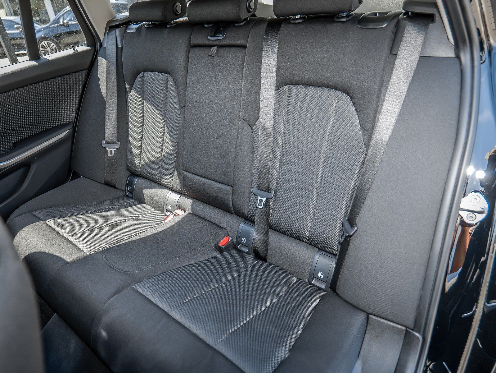 BMW 318i Touring RFK NAVI LED PDC V+H DAB Parkass. foto 16