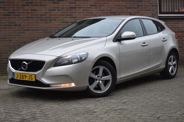 Volvo V40 2.0 D2 Momentum '16 Navi klima Cruise Inruil