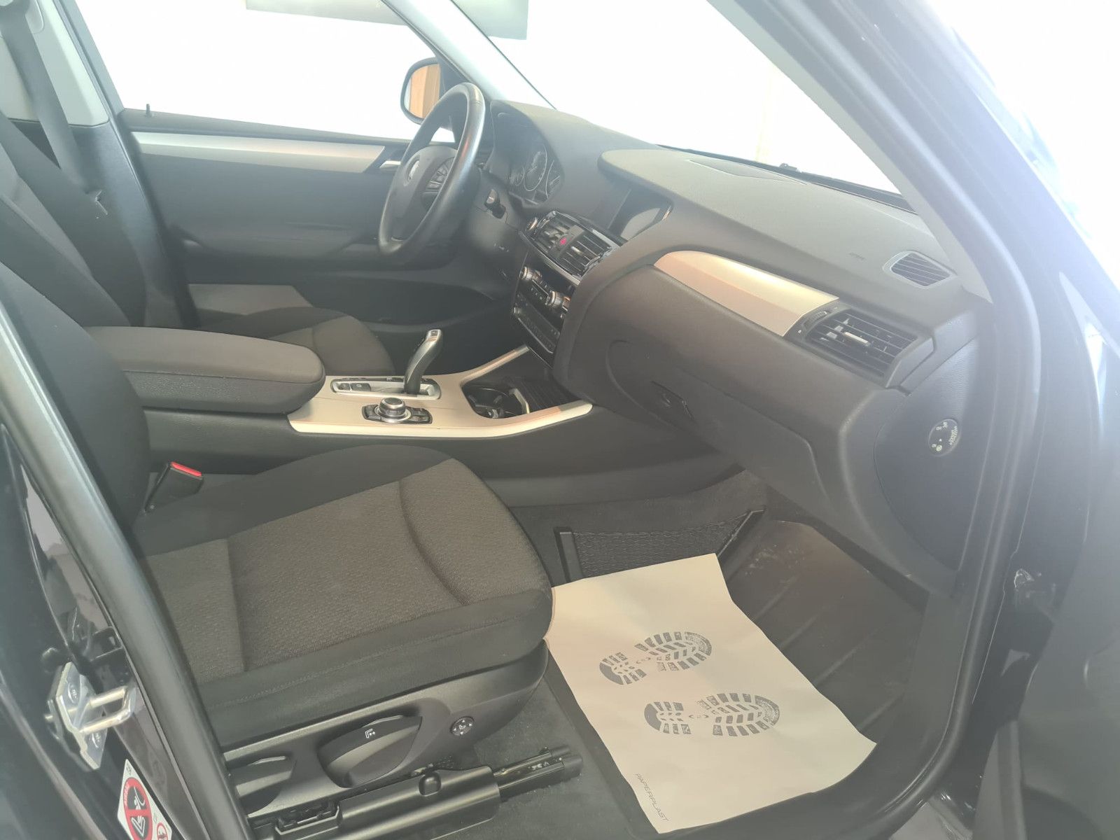 Fahrzeugabbildung BMW X3 xDrive 20 d Advantage / 1. Hand / PANO /