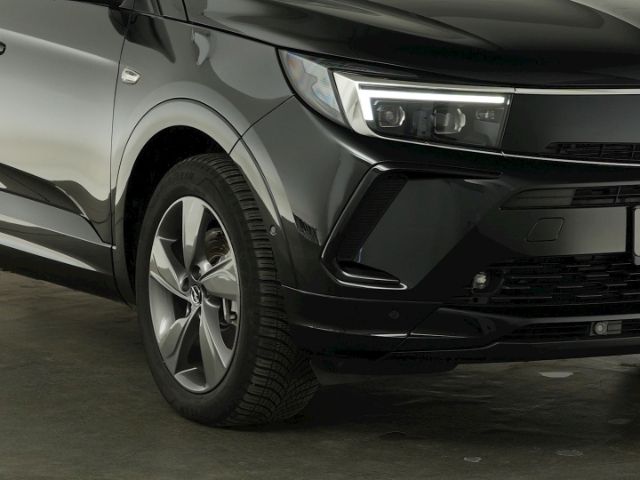 Grandland GSe 4X4 PHEV AT+AHK+NAVI+RÜCKFAHRKAMER