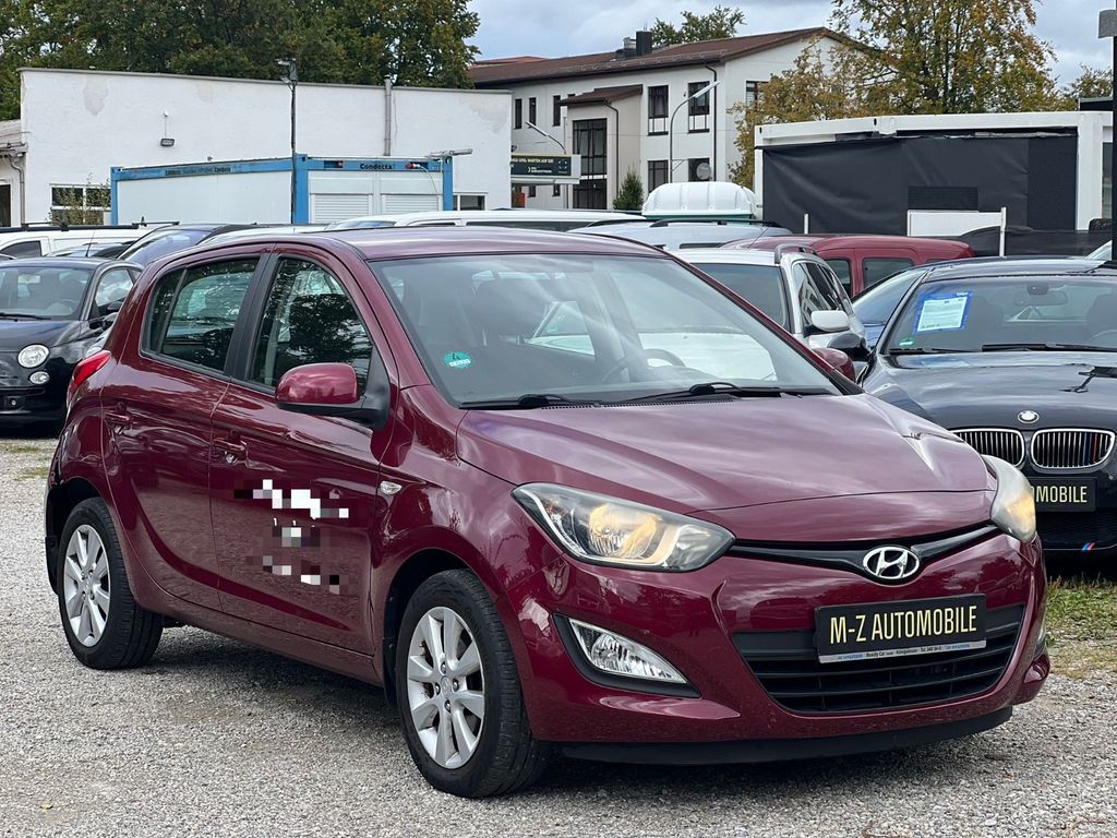 HYUNDAI i20