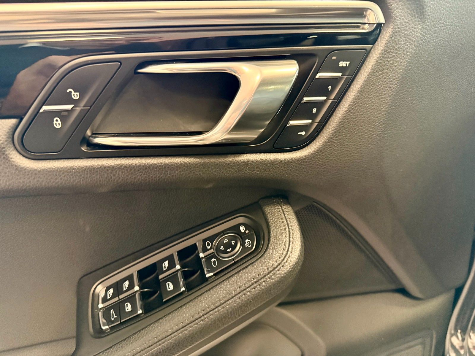 Fahrzeugabbildung Porsche Macan S Panorama/Kamera/DAB/20Zoll/APPROVED