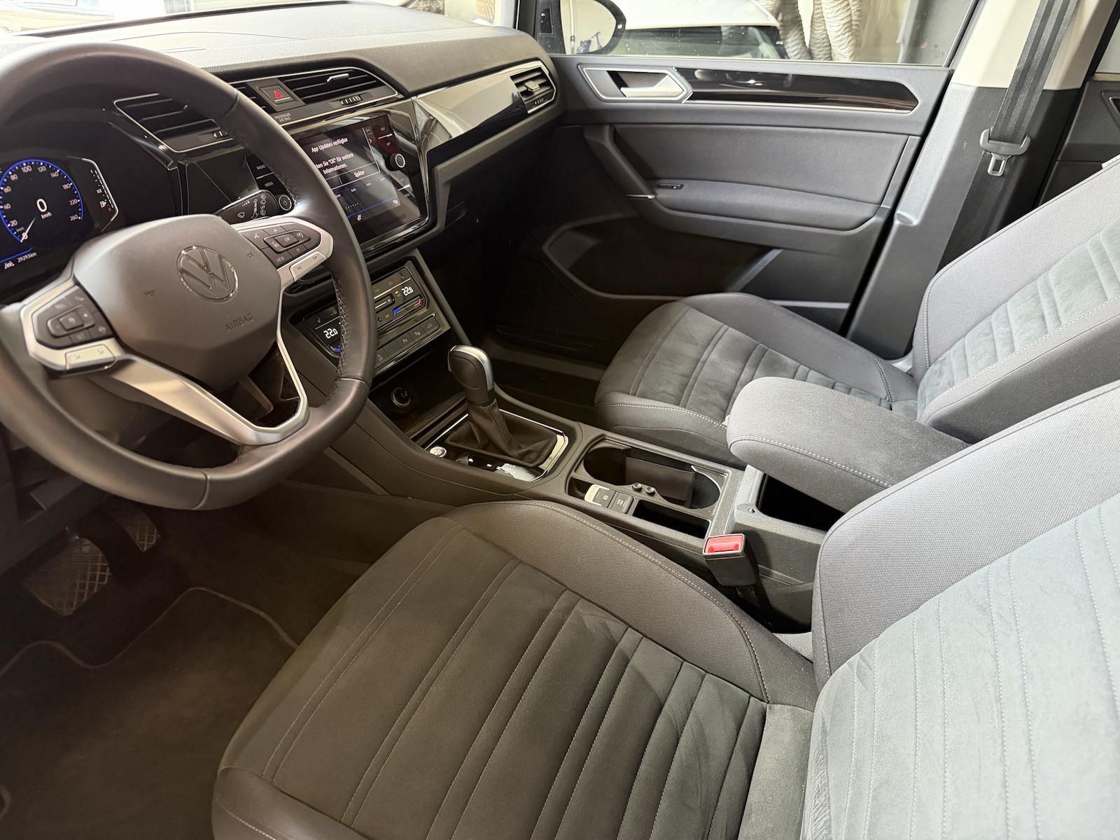 Volkswagen Touran 1,5TSI DSG Highline LED 7 Sitze NAVI AHK, миниатюра 6