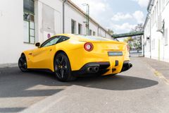 Fahrzeugabbildung Ferrari F12 Berlinetta Giallo Modena *MwSt./Scheckheft*