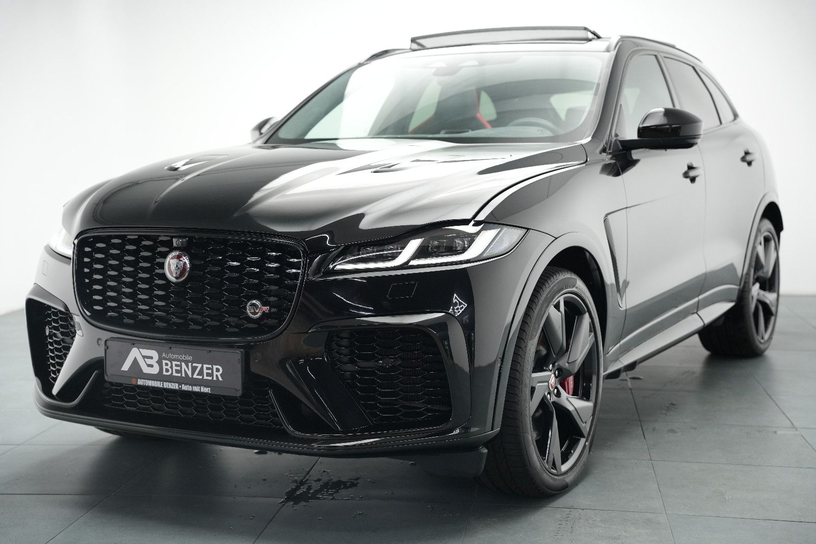 Fahrzeugabbildung Jaguar F-Pace SVR *Panorama*MeridianSurround*360°Memory