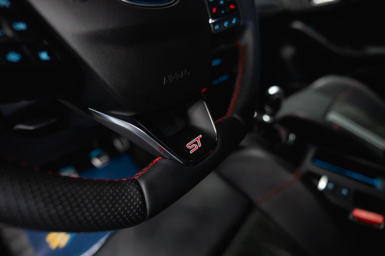 Fahrzeugabbildung Ford Focus Turnier ST X Performance *Head Up*LED*DAB*