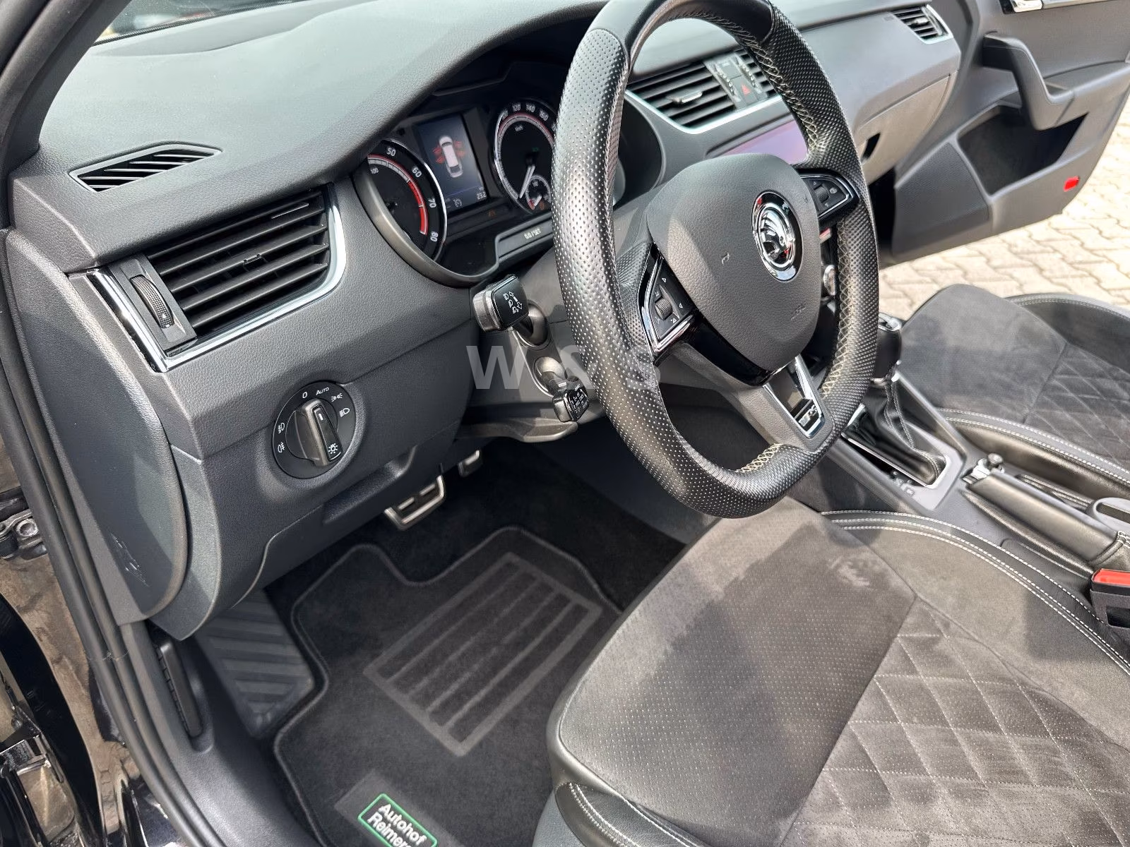 Skoda Octavia Combi RS 245 PS*DSG*LED*APPLE-CAR*