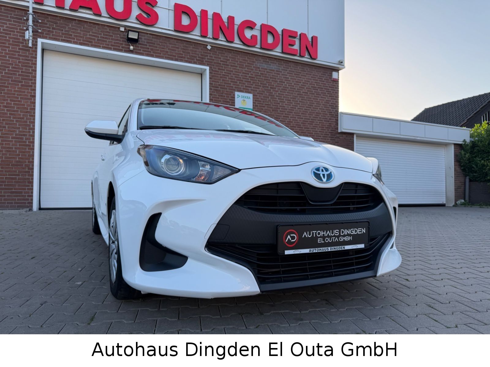 Toyota Yaris 1.5 Hybrid Business Edition imagem 2