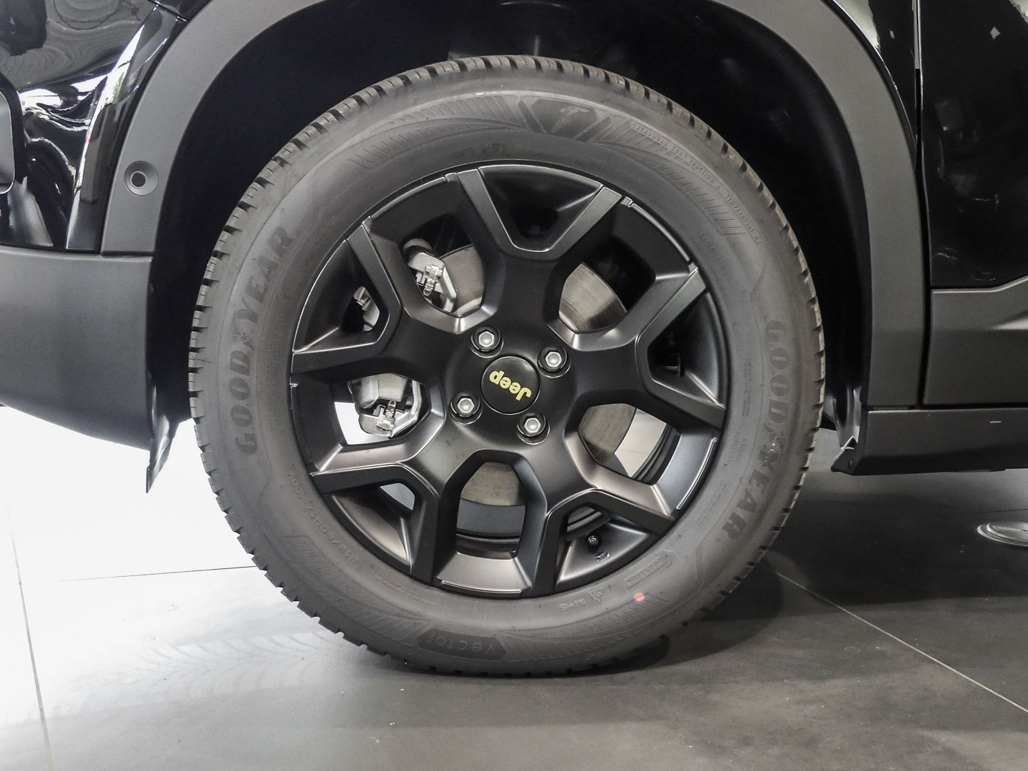 Jeep Avenger Mild-Hybrid The North Face 4xe Navi 360  imagem 3