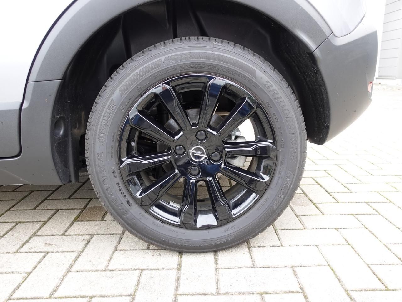 Fahrzeugabbildung Opel Crossland 1,2 Tech&Design