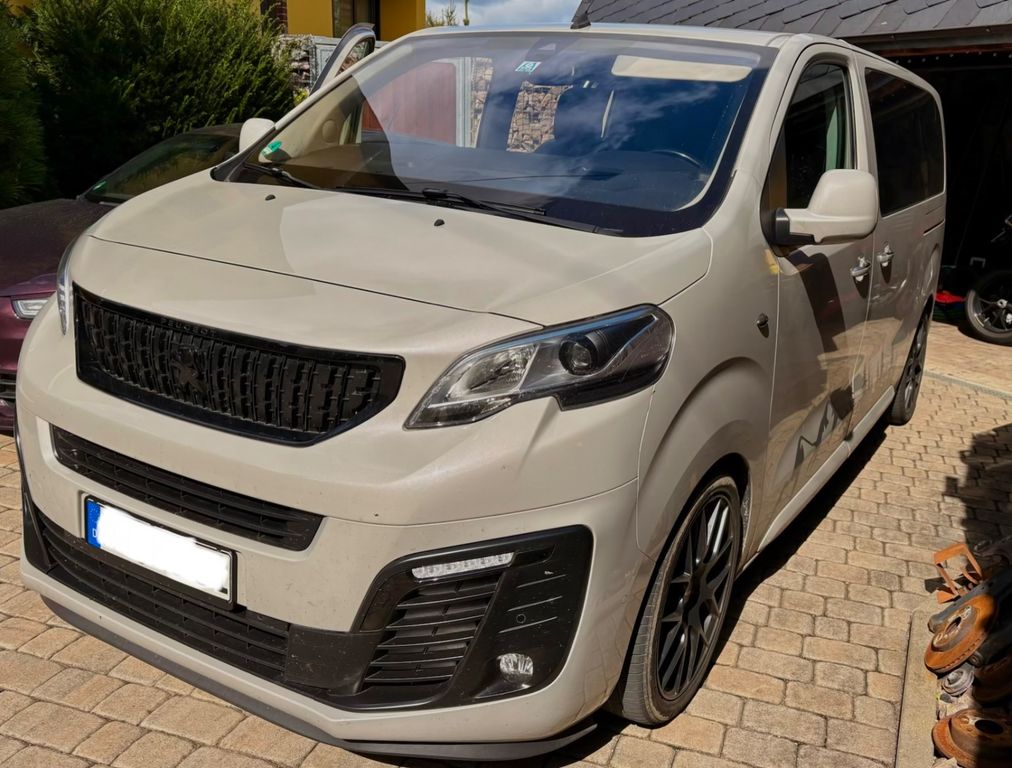 Image of Peugeot Traveller