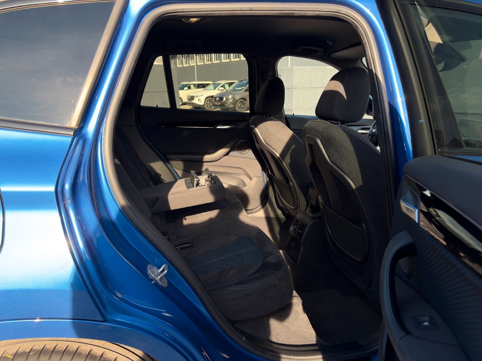 Fahrzeugabbildung BMW X1 sDrive20i M Sport Shadow LED Temp PDC