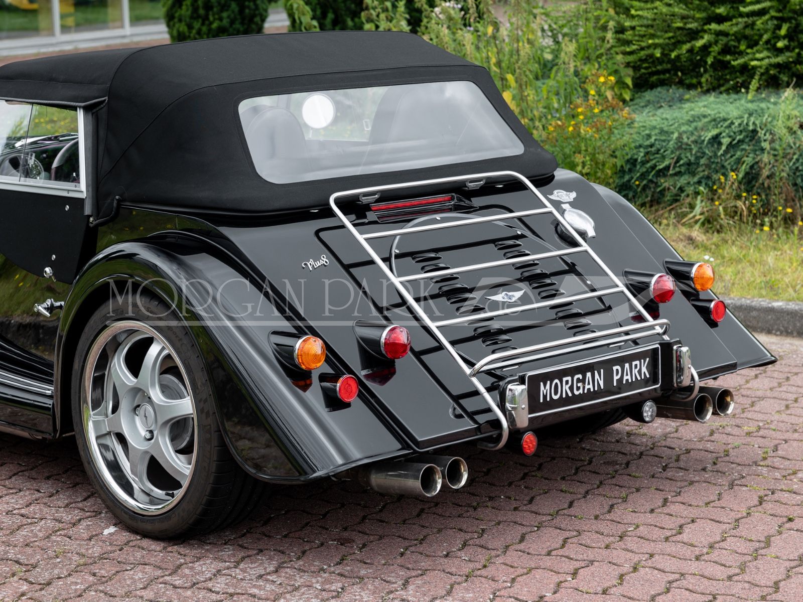 Fahrzeugabbildung Morgan Plus 8 *Sport Black + Automatikgetriebe*