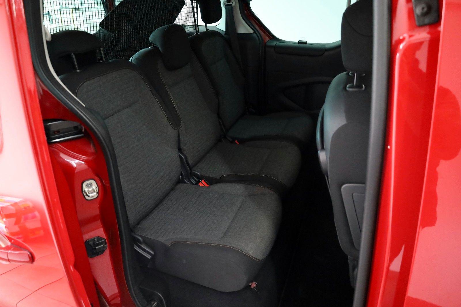 Fahrzeugabbildung Citroën Berlingo Kombi Shine SH,PDC,AppleCarPlay,SR+WR