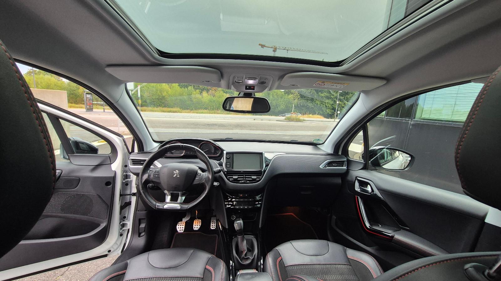Peugeot 2008 GT-Line/1.Hand/Navi/Kamera/Scheckheft/Euro6