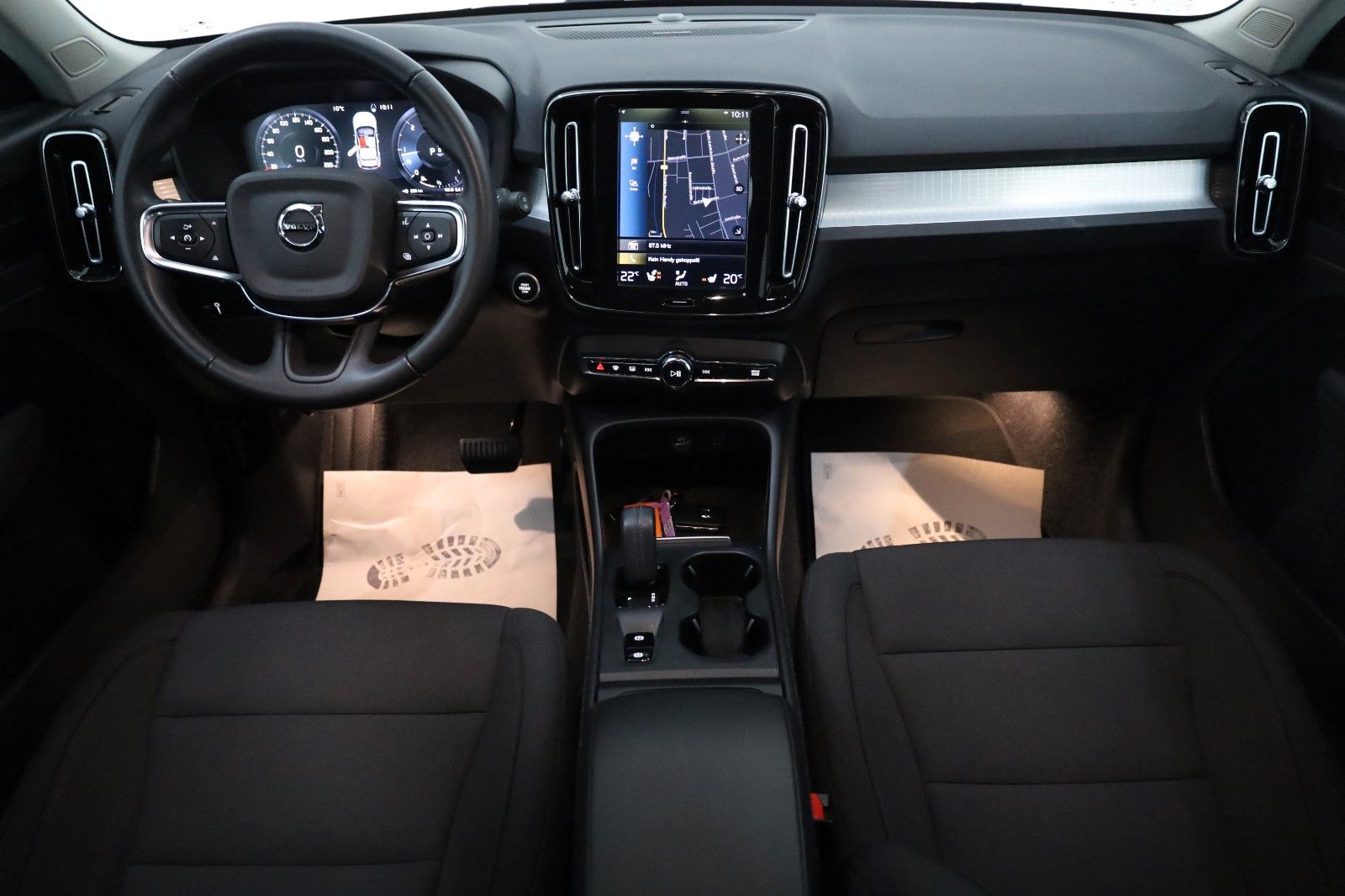 Fahrzeugabbildung Volvo XC40 Momentum Pro,Navi,LED,SH,Kamera,H&K,Carplay