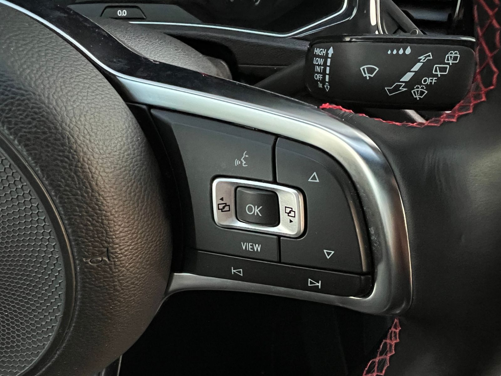 Fahrzeugabbildung Volkswagen T-Roc 1.5 TSI Sport *AHK,ACC,17"-LM*