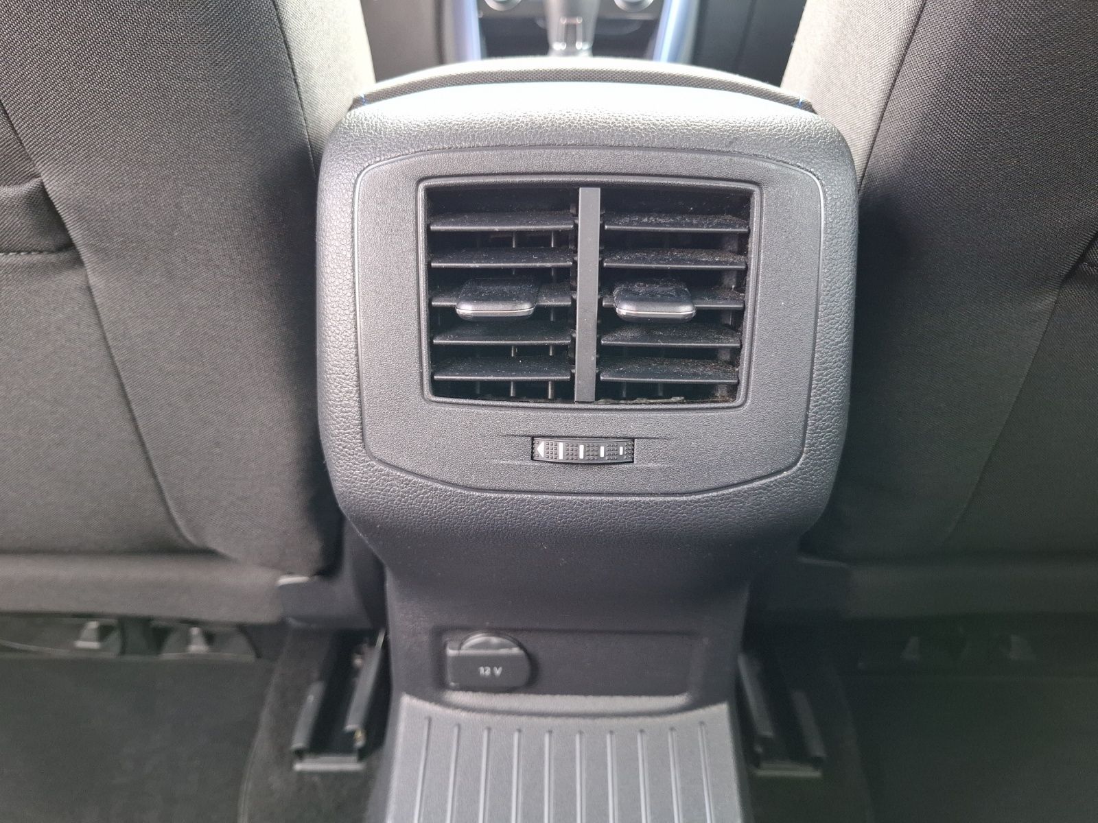 Fahrzeugabbildung Volkswagen T-Roc TSI United Navi ACC PDC SH LM