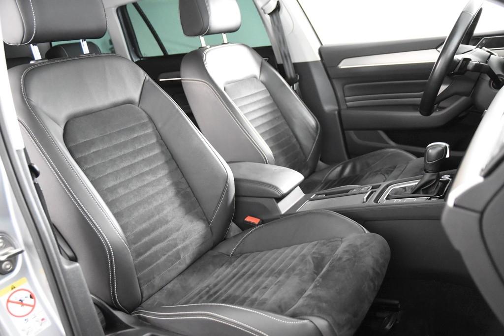 Volkswagen Passat 1.5 TSi DSG Elegance *1.Hand*Leder*Pano*