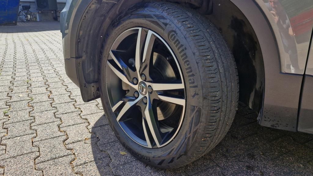Autohaus Zimpel - Volvo XC40 2.0 AWD R-Design AHK+Winterräder+Pano-dach - Bild 7 Autohaus Zimpel - Volvo XC40 2.0 AWD R-Design AHK+Winterräder+Pano-dach - Bild 7